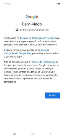 Prima Aceito e siga as indicações no ecrã para escolher as definições da conta Google.