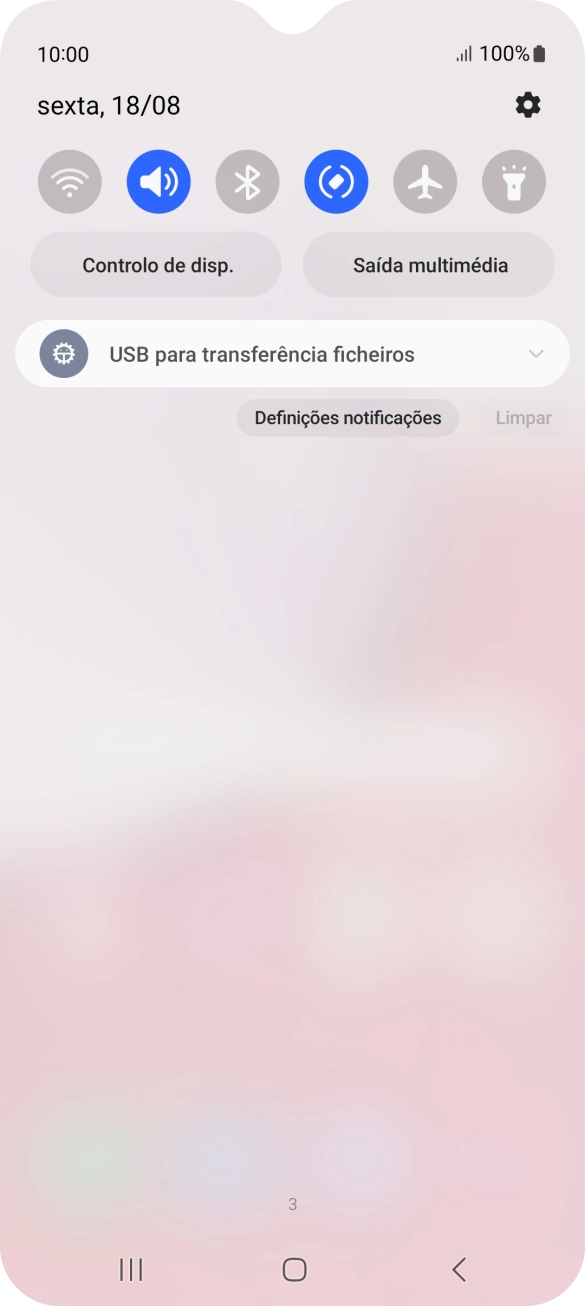 Prima a lista suspensa.