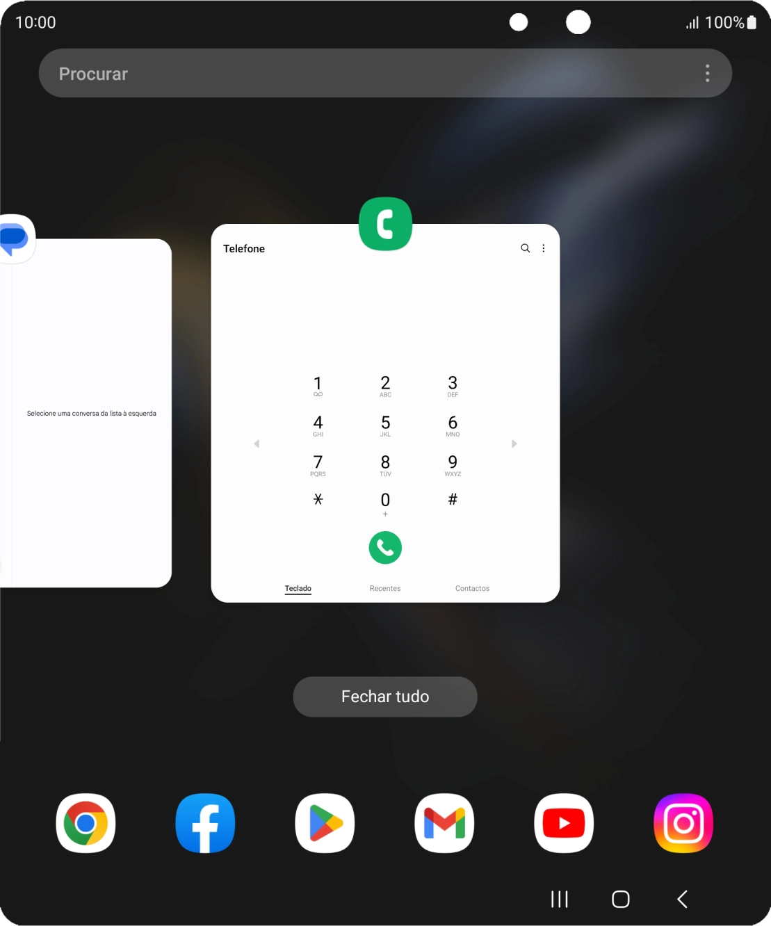 Para terminar uma aplicação em curso, deslize o dedo para cima na aplicação pretendida.