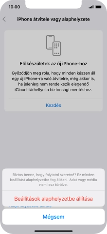 Válaszd a Beállítások alaphelyzetbe állítása lehetőséget. Várj egy kicsit, amíg a telefon visszaállítja a gyári beállításokat. A telefon konfigurálásához és ahhoz, hogy üzemkész állapotba hozd, kövesd a képernyőn megjelenő utasításokat.