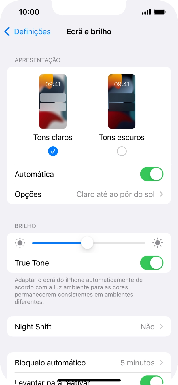 Quando ativar a função, prima Opções e siga as indicações no ecrã para escolher o período pretendido para o Modo Escuro.