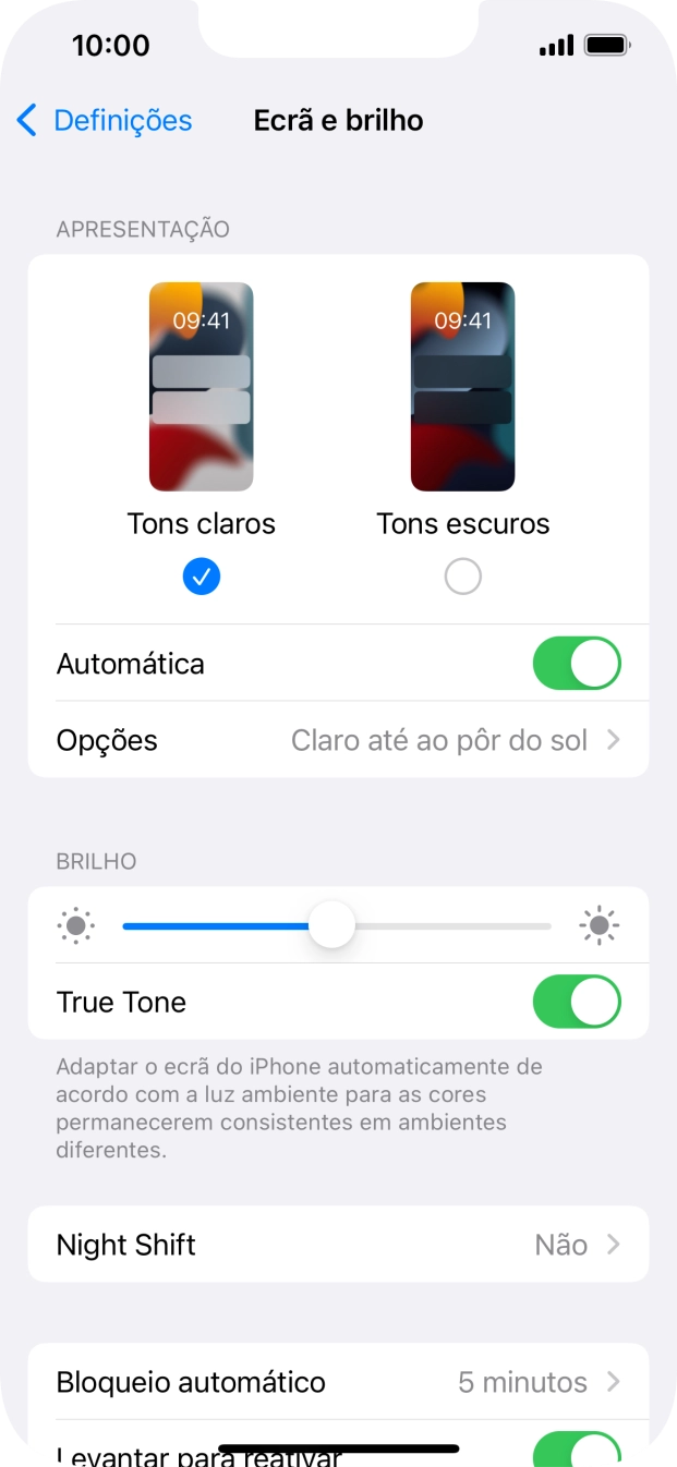 Quando ativar a função, prima Opções e siga as indicações no ecrã para escolher o período pretendido para o Modo Escuro.