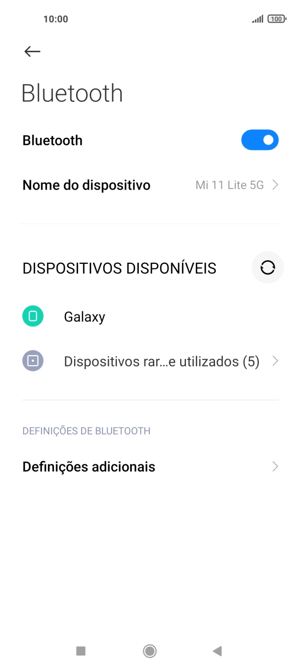 Prima o dispositivo Bluetooth pretendido e siga as indicações no ecrã para emparelhar o dispositivo pretendido com o telefone.