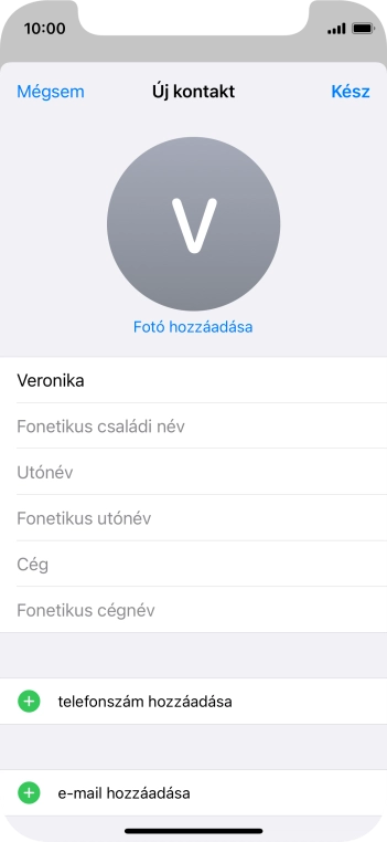 Kattints az Utónév mezőre, és írd be a kívánt utónevet.