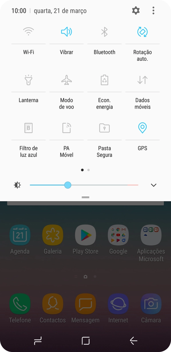 Prima o ícone de dados móveis para ativar ou desativar a função.