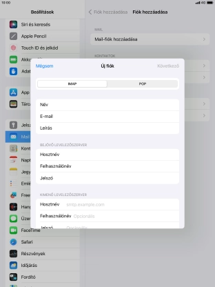 Kattints a Hosztnév mezőre, és írd be az e-mail szolgáltatód kimenő szerverének a nevét.
