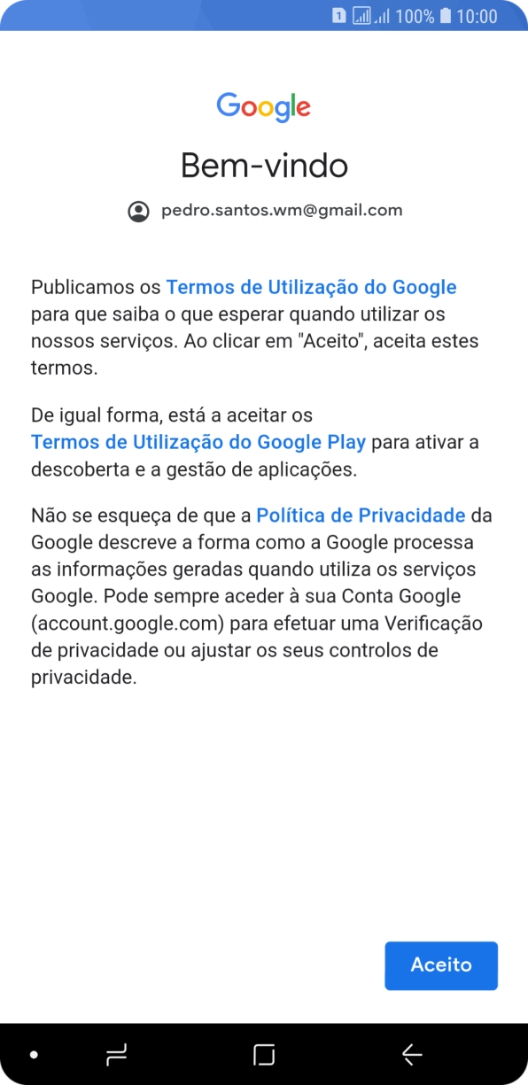 Prima Aceito e siga as indicações no ecrã para escolher as definições da conta Google.
