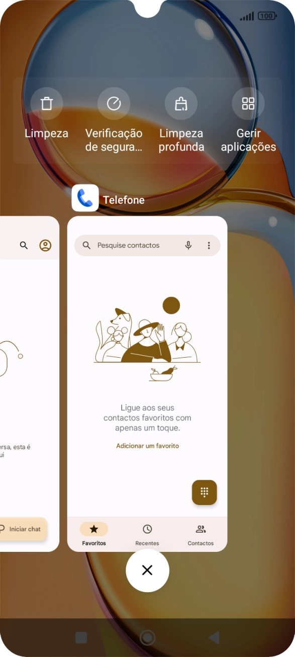 Para terminar uma aplicação em curso, deslize o dedo para cima na aplicação pretendida.