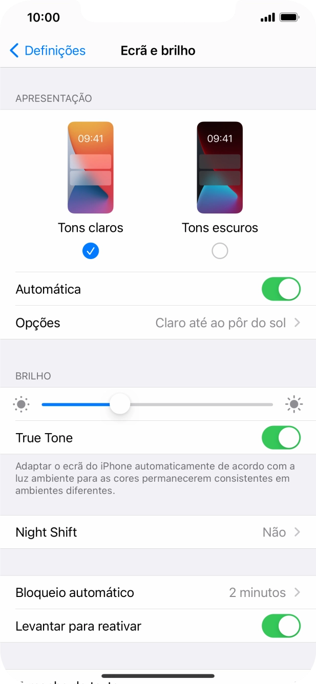 Quando ativar a função, prima Opções e siga as indicações no ecrã para escolher o período pretendido para o Modo Escuro.