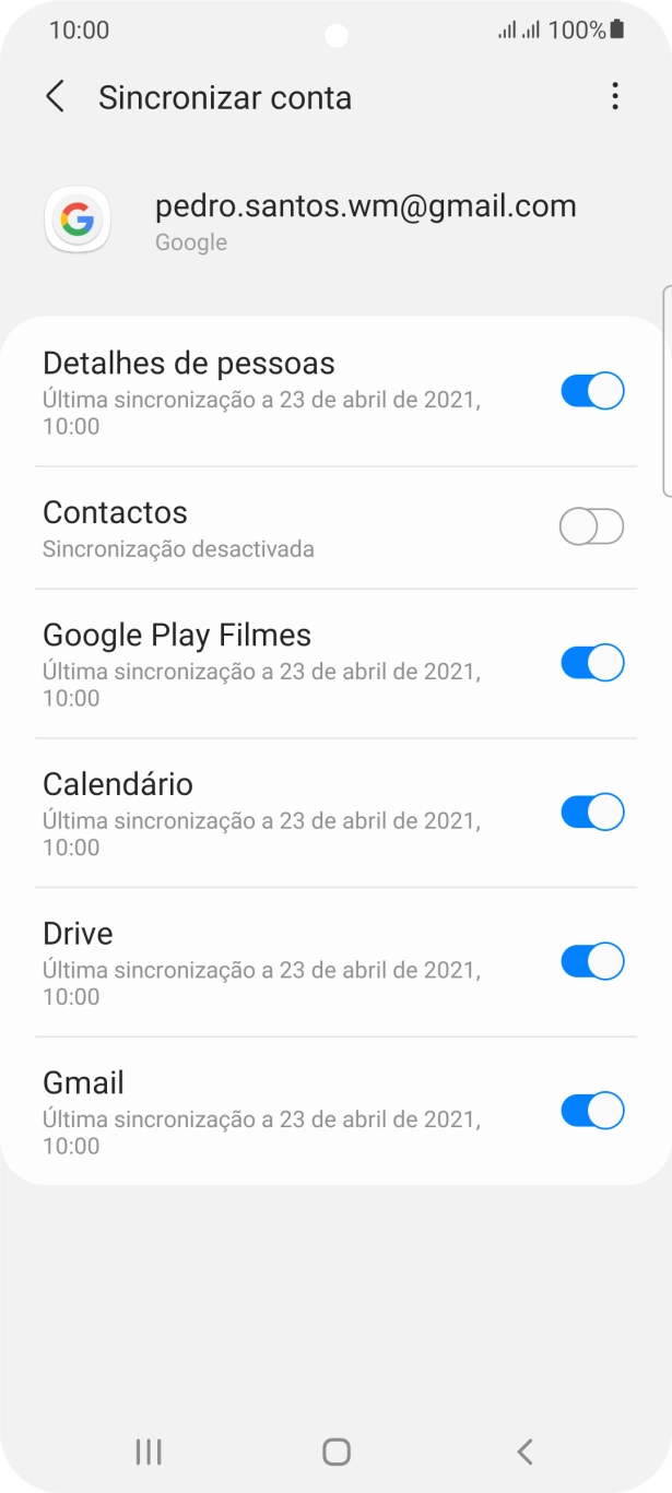 Prima o indicador junto a 