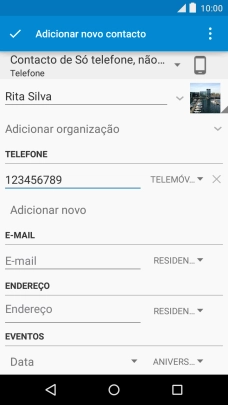 Prima a lista suspensa junto do número de telefone.