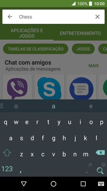 Introduza o nome ou categoria da app pretendida e prima o ícone para pesquisar.