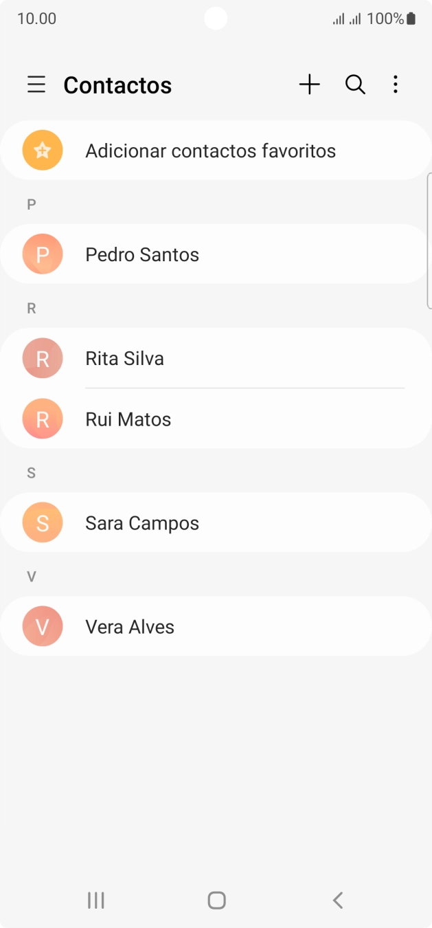 Prima o ícone de novo contacto.