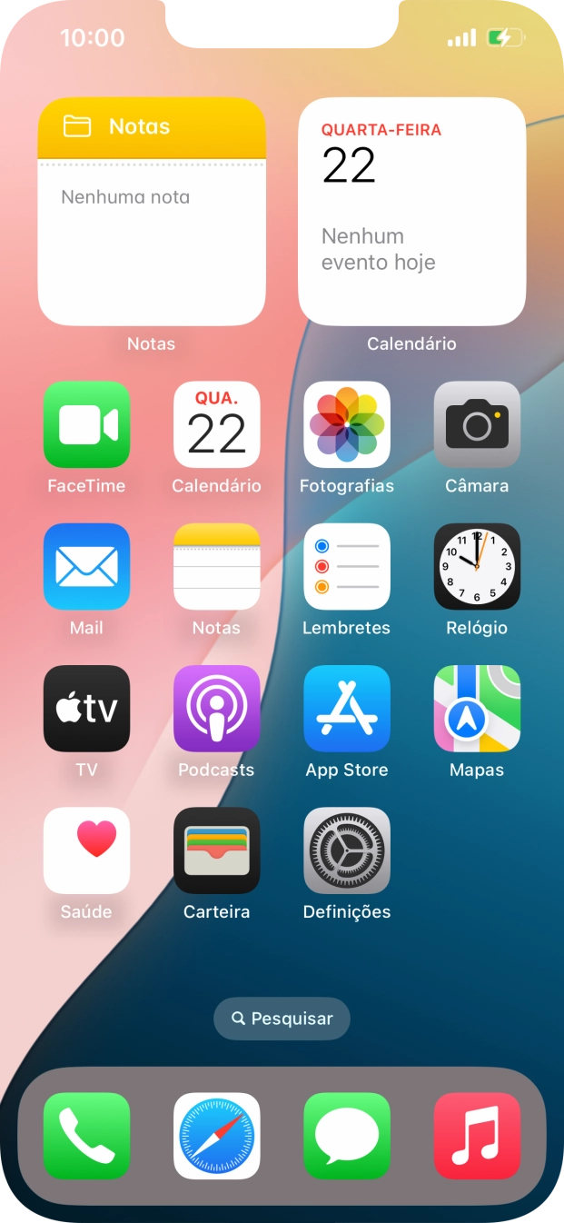 Quando o ícone de bateria em carregamento for mostrado no ecrã, a bateria está em carregamento.