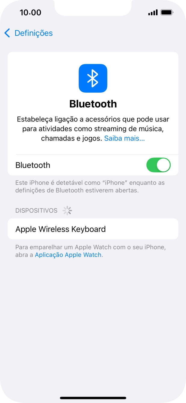 Prima o dispositivo Bluetooth pretendido e siga as indicações no ecrã para emparelhar o dispositivo pretendido com o telefone.