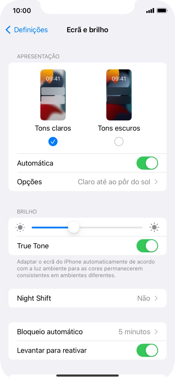 Quando ativar a função, prima Opções e siga as indicações no ecrã para escolher o período pretendido para o Modo Escuro.
