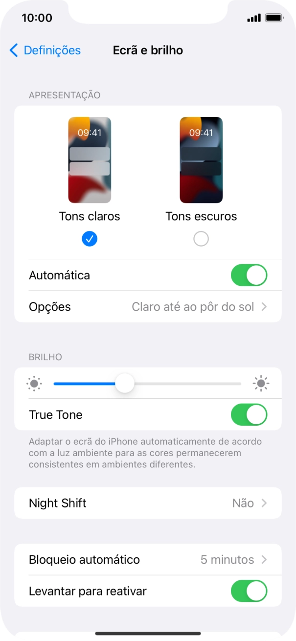 Quando ativar a função, prima Opções e siga as indicações no ecrã para escolher o período pretendido para o Modo Escuro.