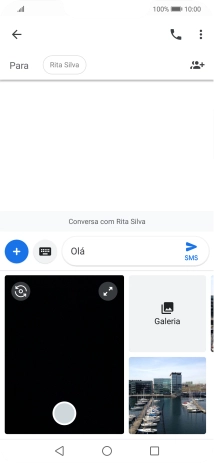 Prima Galeria e vá até à pasta pretendida.
