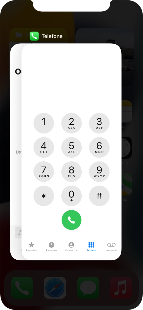 Deslize o dedo para cima sobre a aplicação pretendida para a terminar.