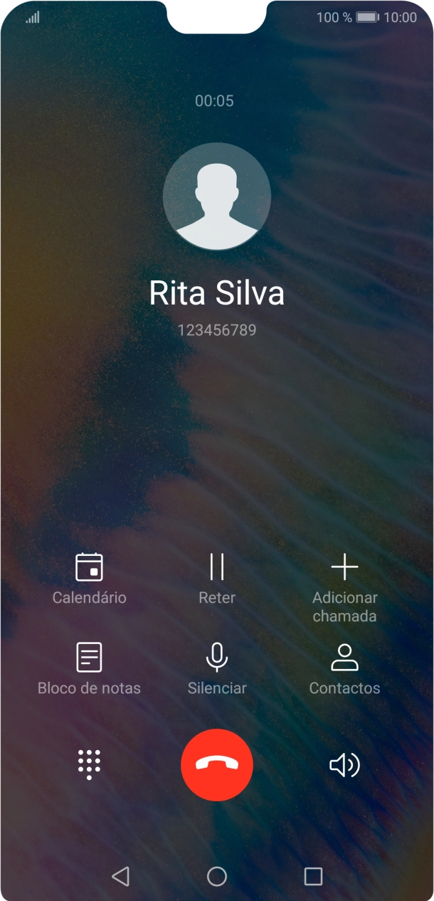 Prima o ícone para terminar a chamada.