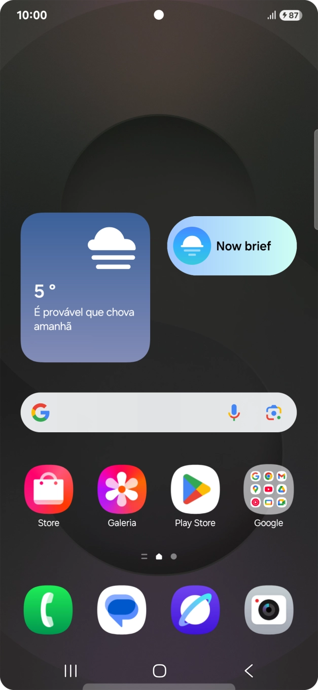 Quando o ícone de bateria em carregamento for mostrado no ecrã, a bateria está em carregamento.