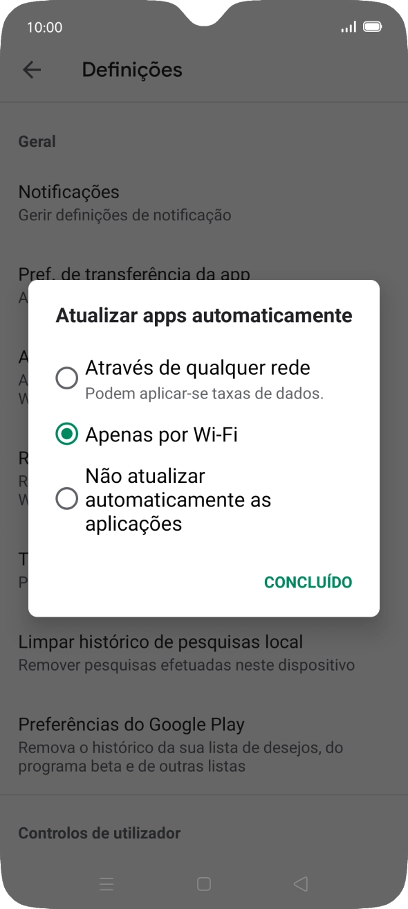 Para ativar a atualização automática de apps via redes móveis, prima Através de qualquer rede.