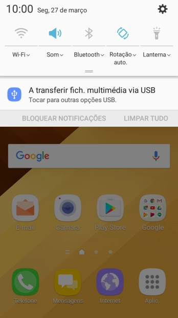 Prima o ícone de ligações.