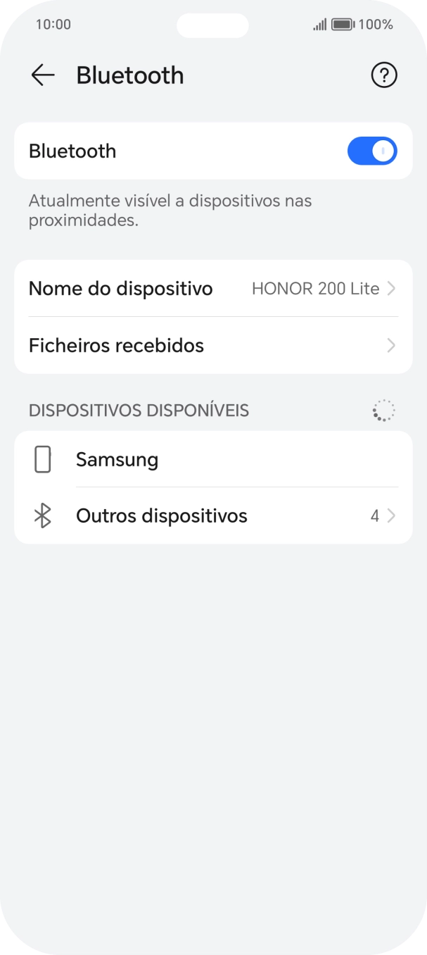 Prima o dispositivo Bluetooth pretendido e siga as indicações no ecrã para emparelhar o dispositivo pretendido com o telefone.