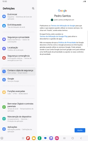 Prima Aceito e siga as indicações no ecrã para escolher as definições da conta Google.