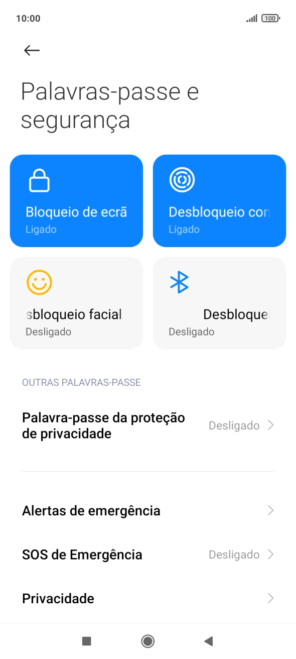 Prima Bloqueio de ecrã e introduza o código adicional de bloqueio do telefone que criou anteriormente.
