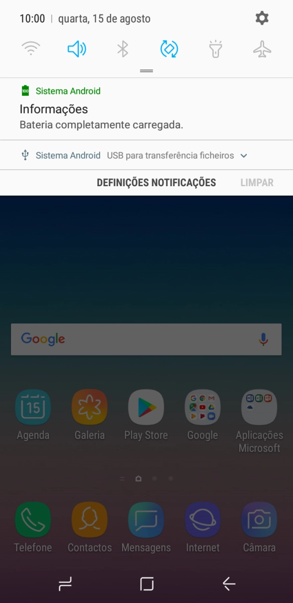 Prima o ícone de ligações.