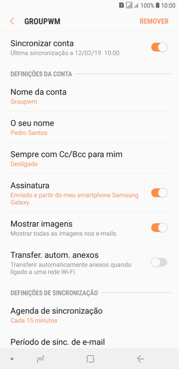 Prima o indicador junto a 