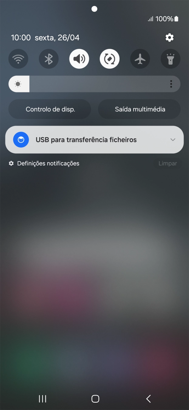 Prima a lista suspensa.