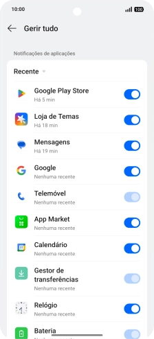 Prima a lista suspensa.