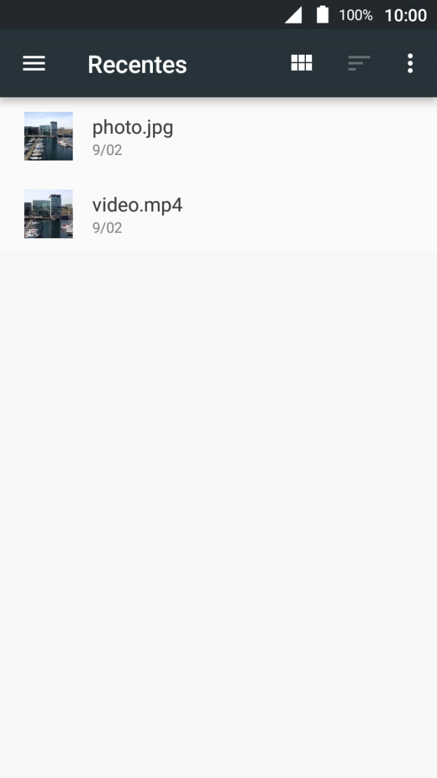 Deslize o dedo sobre o ecrã da esquerda para a direita.