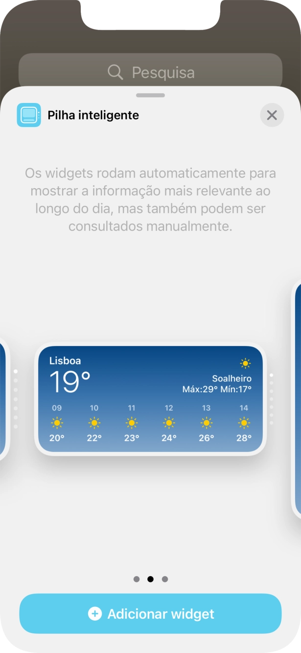 Para escolher a dimensão pretendida para o widget, deslize o dedo para a direita ou para a esquerda sobre o ecrã.