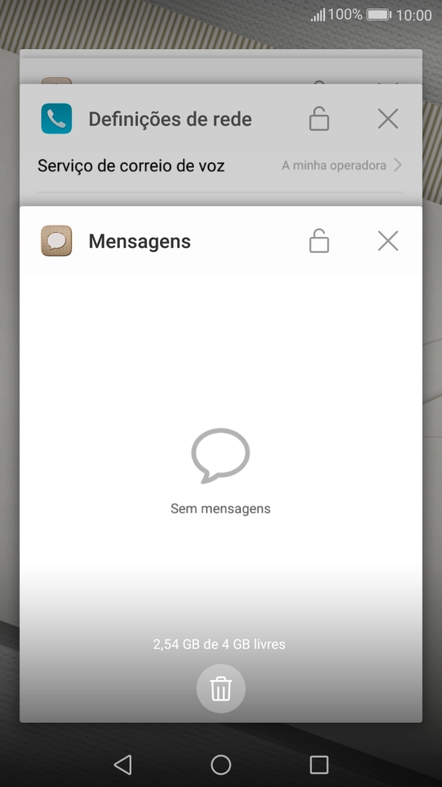 Para terminar uma aplicação em curso, deslize o dedo para a direita na aplicação pretendida.