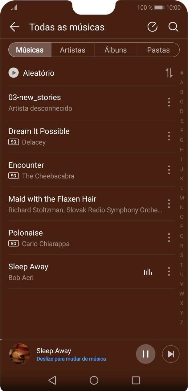Prima o título da música na parte inferior do ecrã.