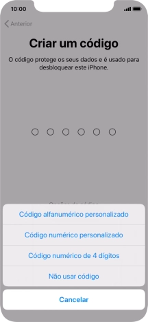 Siga as indicações no ecrã para ativar a utilização do código de bloqueio do telefone ou prima Não usar código.