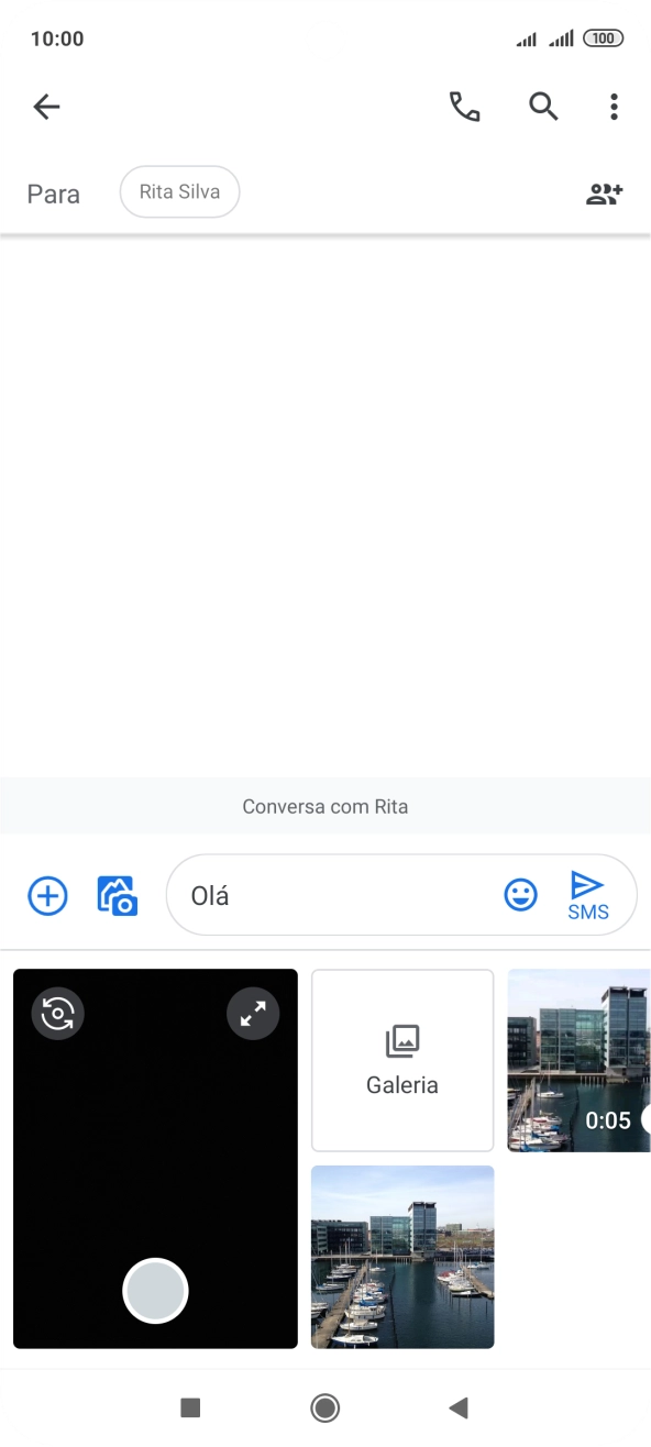 Prima Galeria e vá até à pasta pretendida.