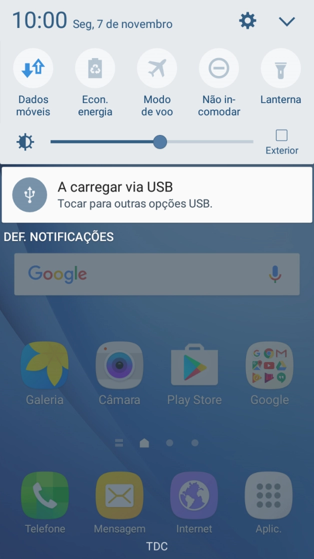 Prima Modo de voo para ativar ou desativar a função.
