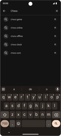 Introduza o nome ou categoria da app pretendida e prima o ícone para pesquisar.
