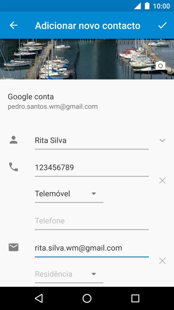 Prima a lista suspensa sob o endereço de e-mail.