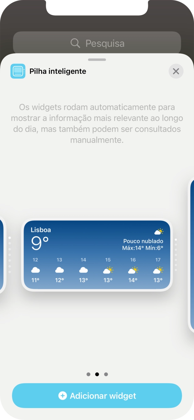 Para escolher a dimensão pretendida para o widget, deslize o dedo para a direita ou para a esquerda sobre o ecrã.
