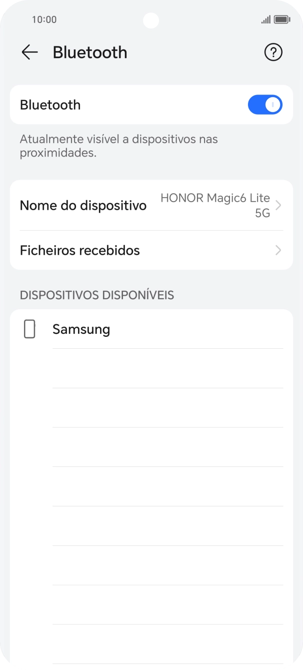 Prima o dispositivo Bluetooth pretendido e siga as indicações no ecrã para emparelhar o dispositivo pretendido com o telefone.