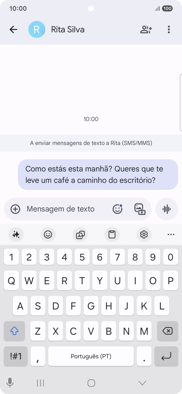 Comece uma conversa e prima o ícone de AI.
