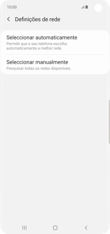 Para selecionar a rede manualmente, prima Seleccionar manualmente e aguarde enquanto o telefone procura as redes.