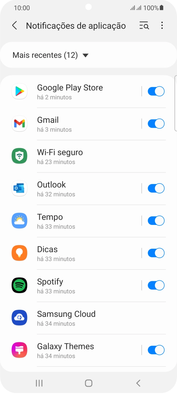 Prima a lista suspensa.