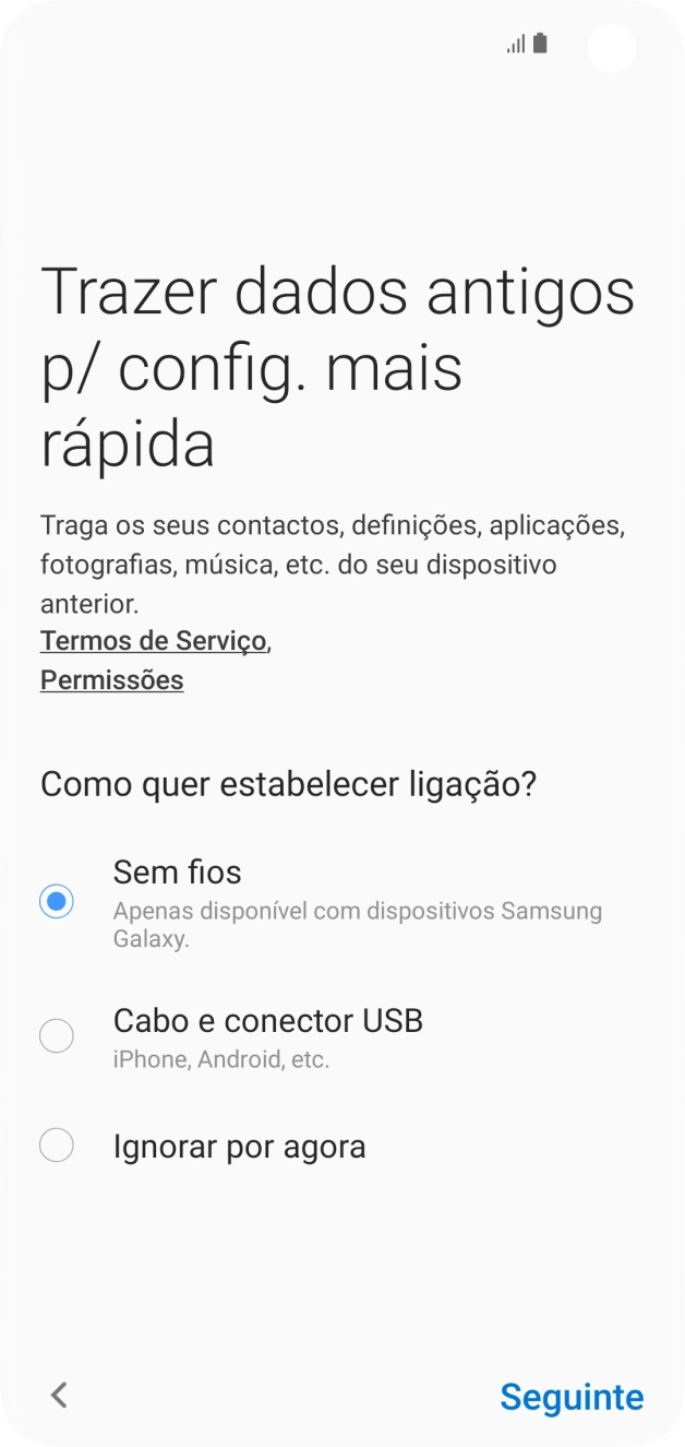 Prima o método de transferência pretendido e siga as indicações no ecrã para transferir conteúdo de outro telefone.