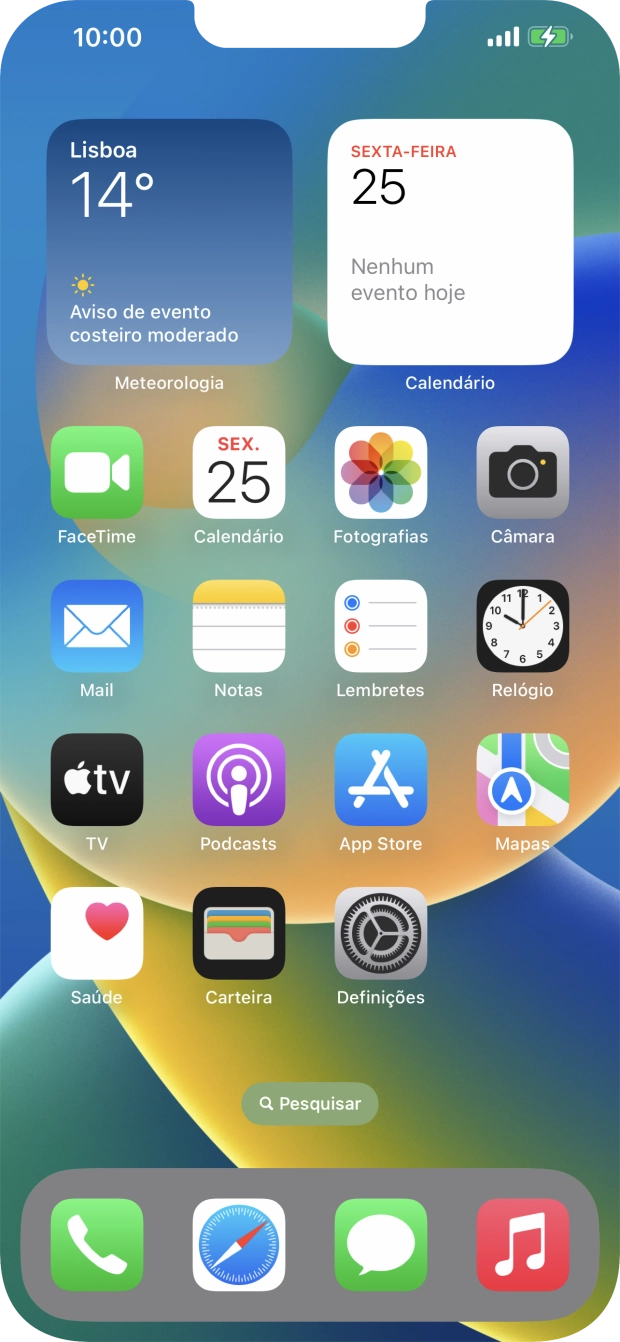 Quando o ícone de bateria em carregamento for mostrado no ecrã, a bateria está em carregamento.